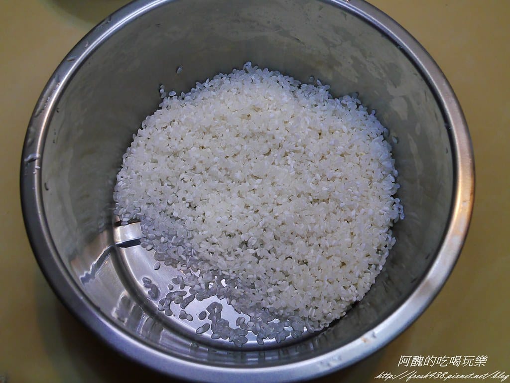 【電鍋料理】馬鈴薯炊飯,一鍵按下就搞定,餵飽全家超輕鬆。 - 第3張圖 P2120162