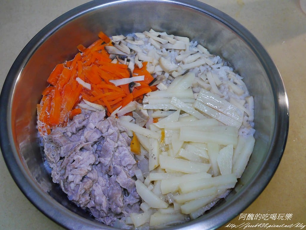 【電鍋料理】馬鈴薯炊飯,一鍵按下就搞定,餵飽全家超輕鬆。 - 第7張圖 P2120170