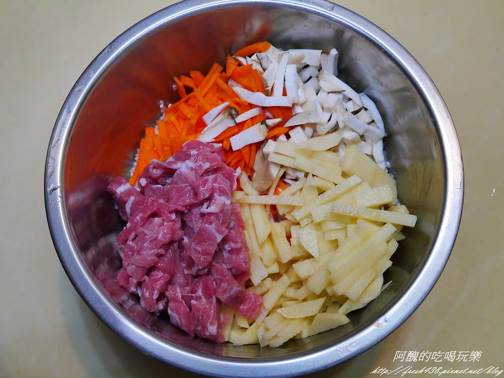 【電鍋料理】馬鈴薯炊飯,一鍵按下就搞定,餵飽全家超輕鬆。 - 第4張圖 P2120165