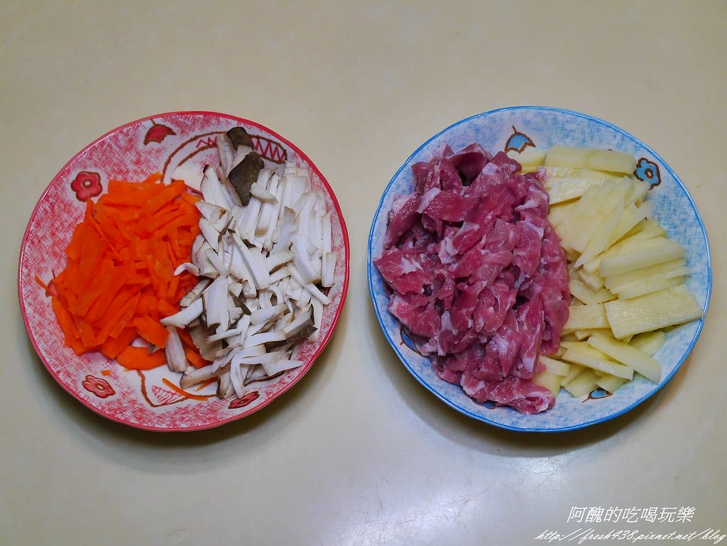 【電鍋料理】馬鈴薯炊飯,一鍵按下就搞定,餵飽全家超輕鬆。 - 第2張圖 P2120157