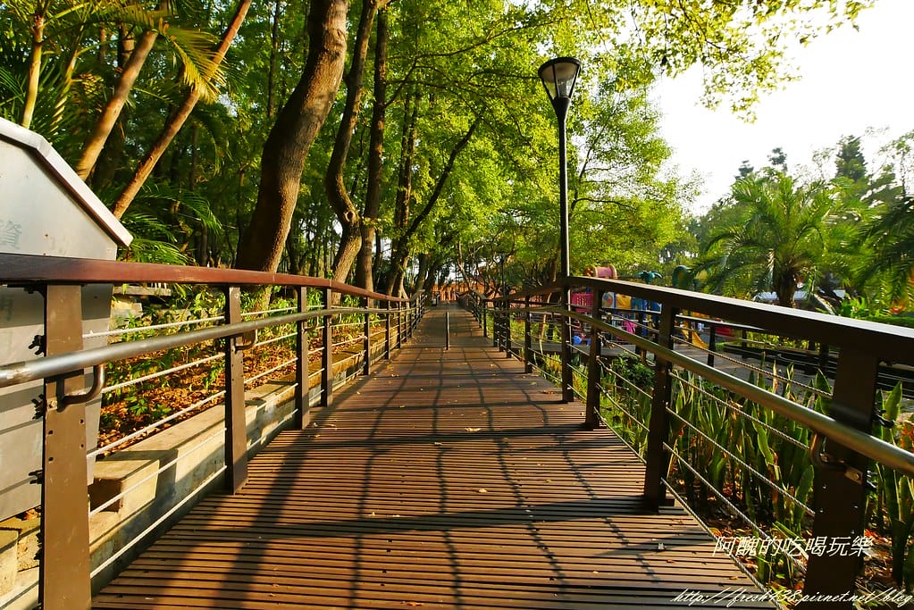 【桃園一日遊景點】虎頭山公園:奧爾森林學堂,提供免費停車、烤肉及野餐,多樣化遊樂設施與步道,免費溜小孩的超讚地方! - 第20張圖 P1270268