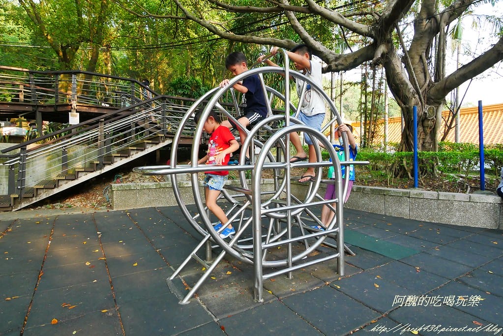 【桃園一日遊景點】虎頭山公園:奧爾森林學堂,提供免費停車、烤肉及野餐,多樣化遊樂設施與步道,免費溜小孩的超讚地方! - 第34張圖 P1270298