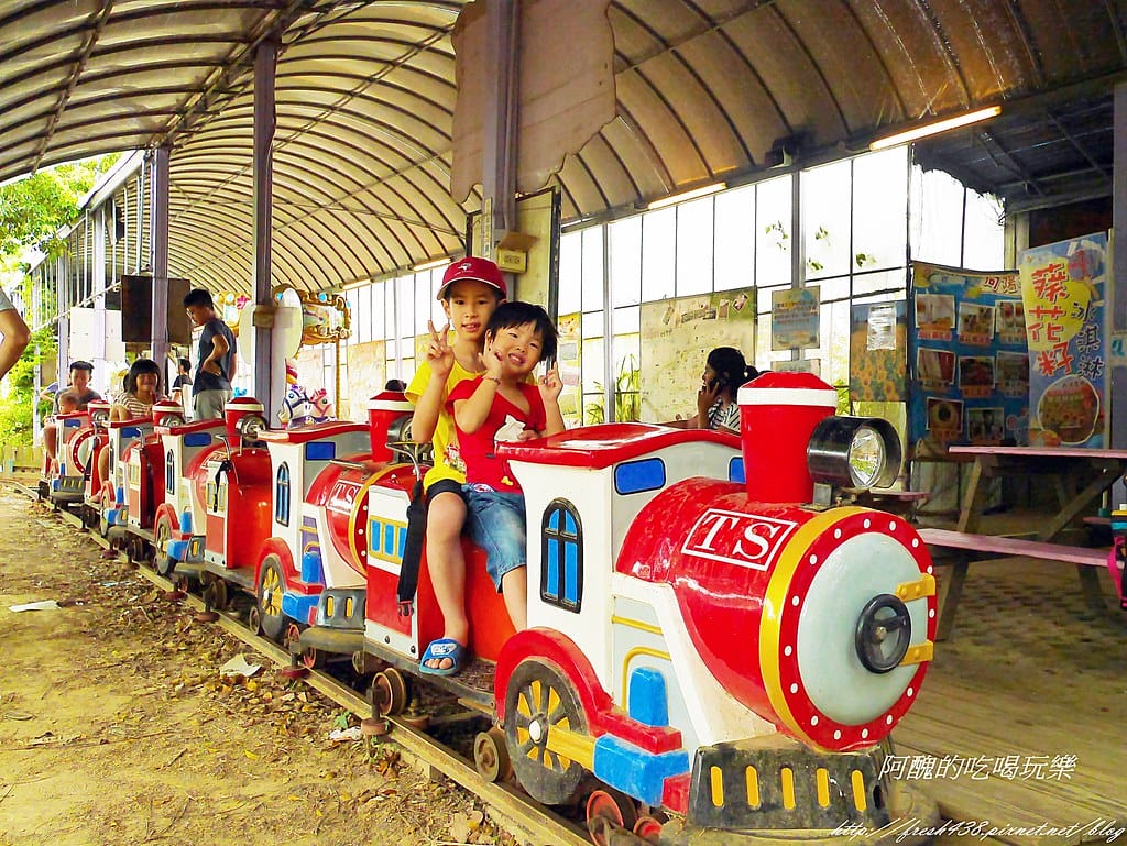【桃園一日遊景點】向陽農場,免費入園且免費停車,烤肉控窯兼賞花,餵食動物超有趣,親子活動超多元! - 第39張圖 P2110960