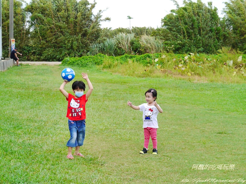 【桃園一日遊景點】向陽農場,免費入園且免費停車,烤肉控窯兼賞花,餵食動物超有趣,親子活動超多元! - 第31張圖 P2120152