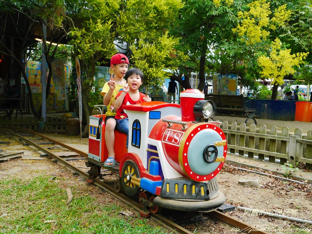 【桃園一日遊景點】向陽農場,免費入園且免費停車,烤肉控窯兼賞花,餵食動物超有趣,親子活動超多元! - 第41張圖 P2120128