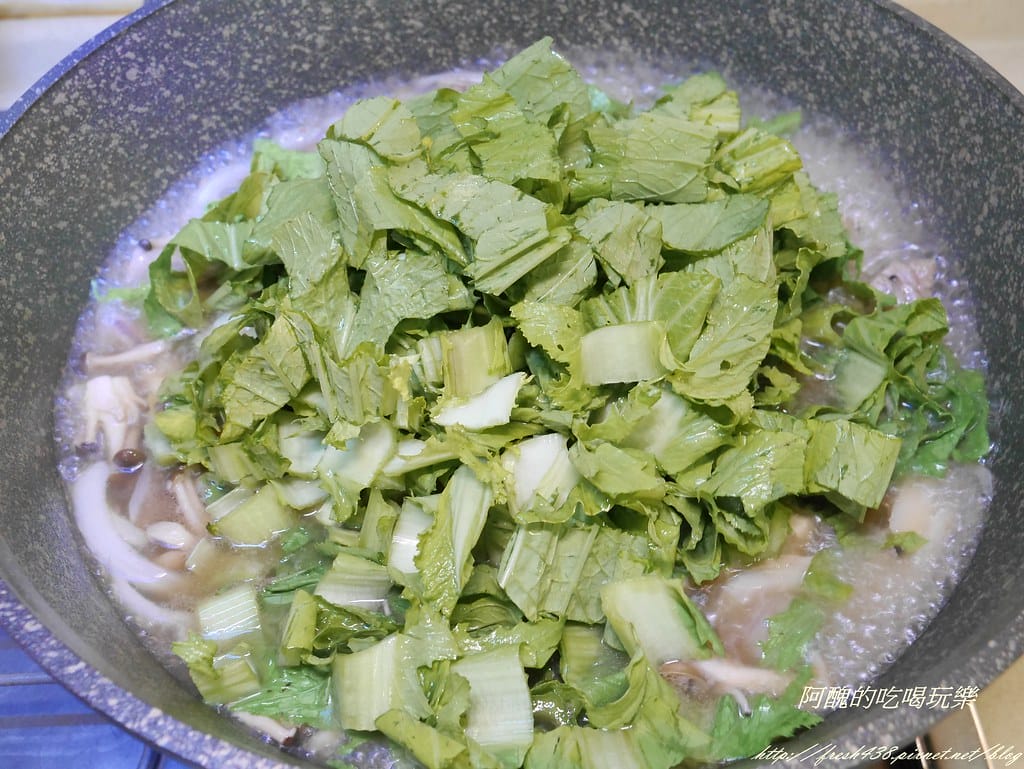 【新手廚房】十分鐘牛肉燴飯,保證人人都會! - 第8張圖 P2130404