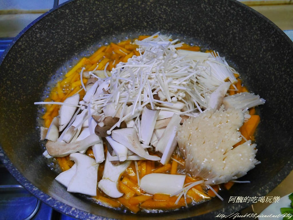 【素食料理】十分鐘時蔬炒麵,加了秘密武器,更加香醇美味喔! - 第10張圖 P2120232