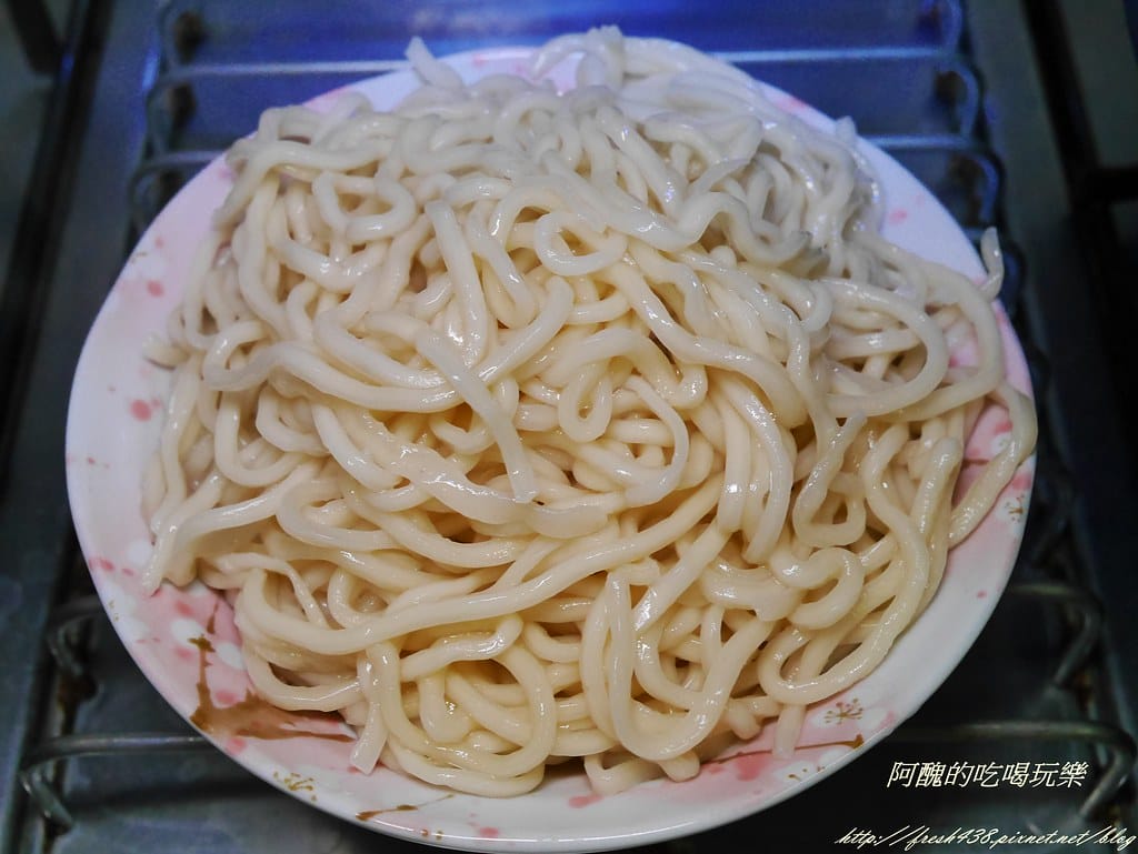 【素食料理】十分鐘時蔬炒麵,加了秘密武器,更加香醇美味喔! - 第5張圖 P2120222