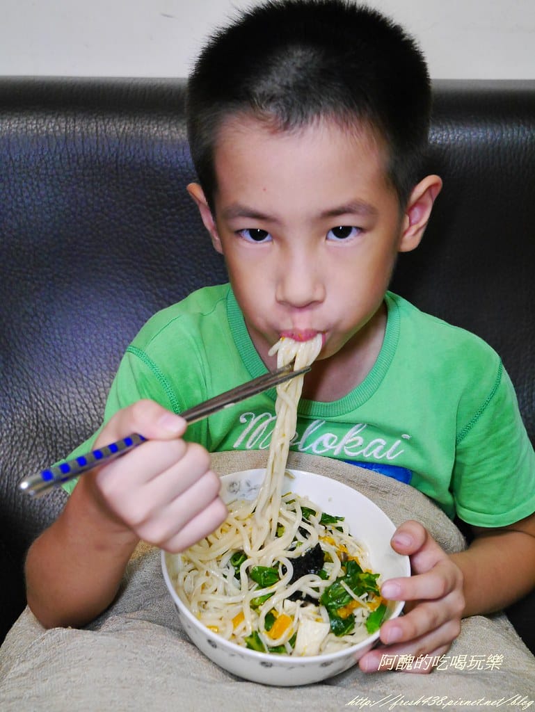 【素食料理】十分鐘時蔬炒麵,加了秘密武器,更加香醇美味喔! - 第20張圖 P2120271