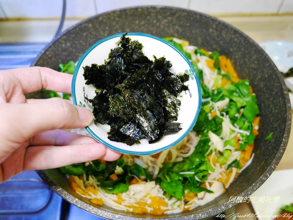 【素食料理】十分鐘時蔬炒麵,加了秘密武器,更加香醇美味喔! - 第16張圖 P2120247