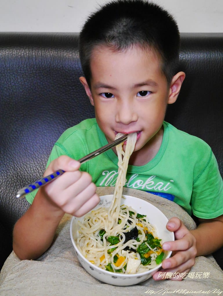 【素食料理】十分鐘時蔬炒麵,加了秘密武器,更加香醇美味喔! - 第22張圖 P2120272