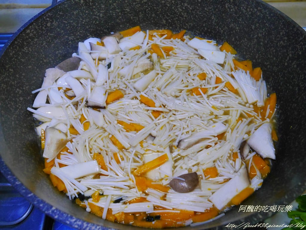 【素食料理】十分鐘時蔬炒麵,加了秘密武器,更加香醇美味喔! - 第11張圖 P2120233
