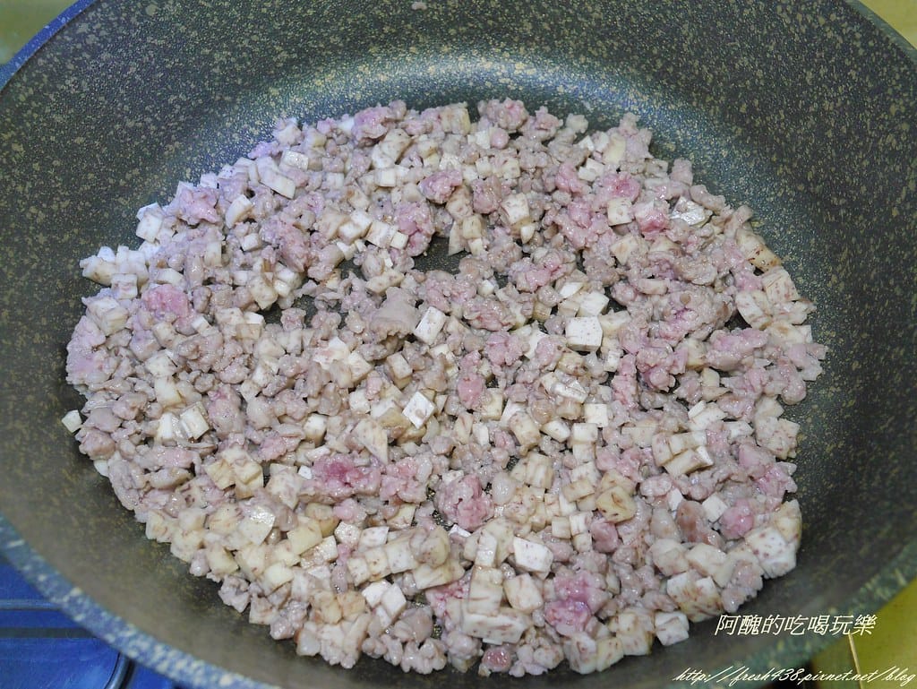 【健脾益胃食譜】芋頭肉末,簡單快速又下飯的料理,想減重,就來吃芋頭吧! - 第4張圖 P2130621