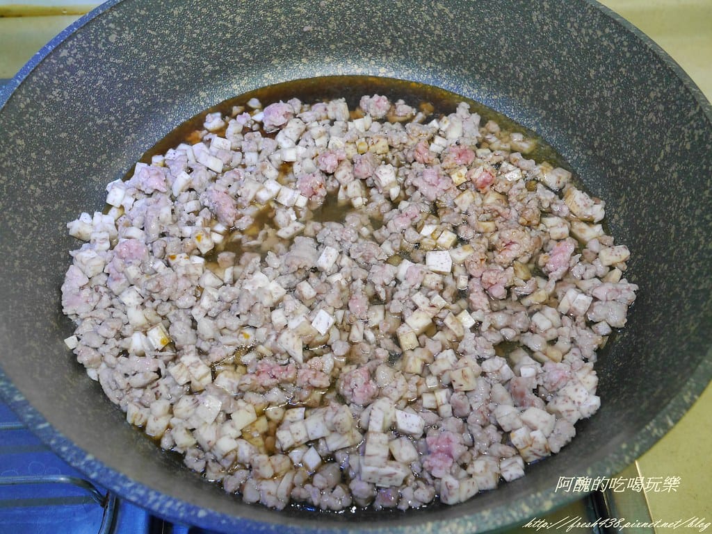 【健脾益胃食譜】芋頭肉末,簡單快速又下飯的料理,想減重,就來吃芋頭吧! - 第7張圖 P2130629