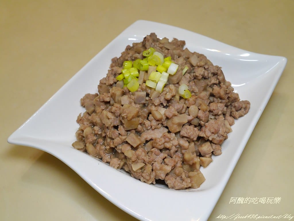 【健脾益胃食譜】芋頭肉末,簡單快速又下飯的料理,想減重,就來吃芋頭吧! - 第8張圖 P2130636