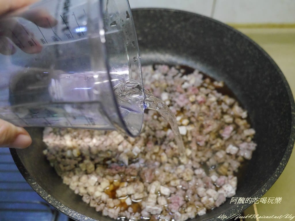 【健脾益胃食譜】芋頭肉末,簡單快速又下飯的料理,想減重,就來吃芋頭吧! - 第6張圖 P2130628