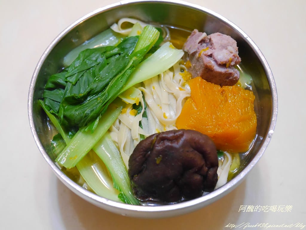 【電鍋料理】預防腸病毒、提升免疫力,快來喝南瓜香菇黃耆湯吧! - 第9張圖 P2130668
