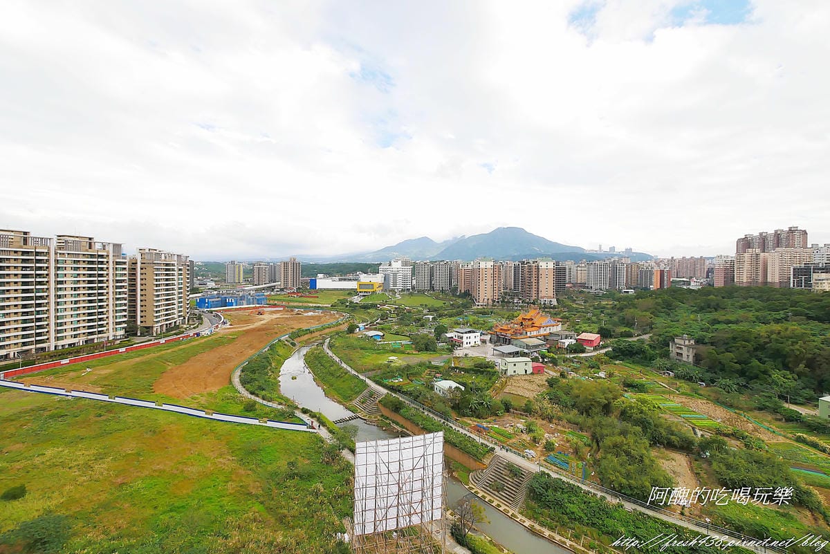 P1330029高樓層景緻,低密度開發,高樓層可眺望山景 P1330029高樓層景緻,低密度開發,高樓層可眺望山景