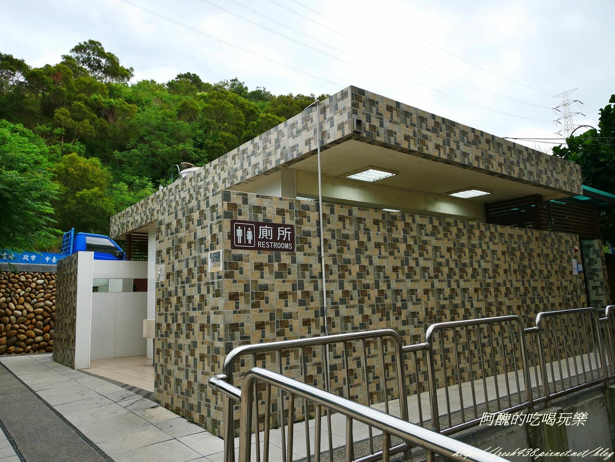 P1400589