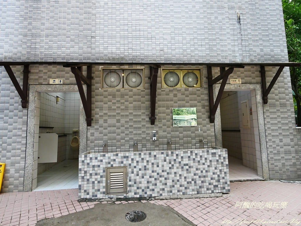 【新北免費景點】板橋四維公園,巨獸攀爬遊戲場、超大沙坑,等您一起來同樂。 - 第36張圖 P1430248