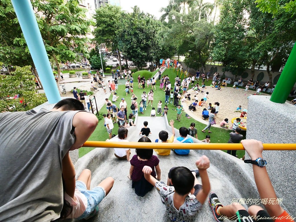 【新北免費景點】板橋四維公園,巨獸攀爬遊戲場、超大沙坑,等您一起來同樂。 - 第29張圖 P1430238