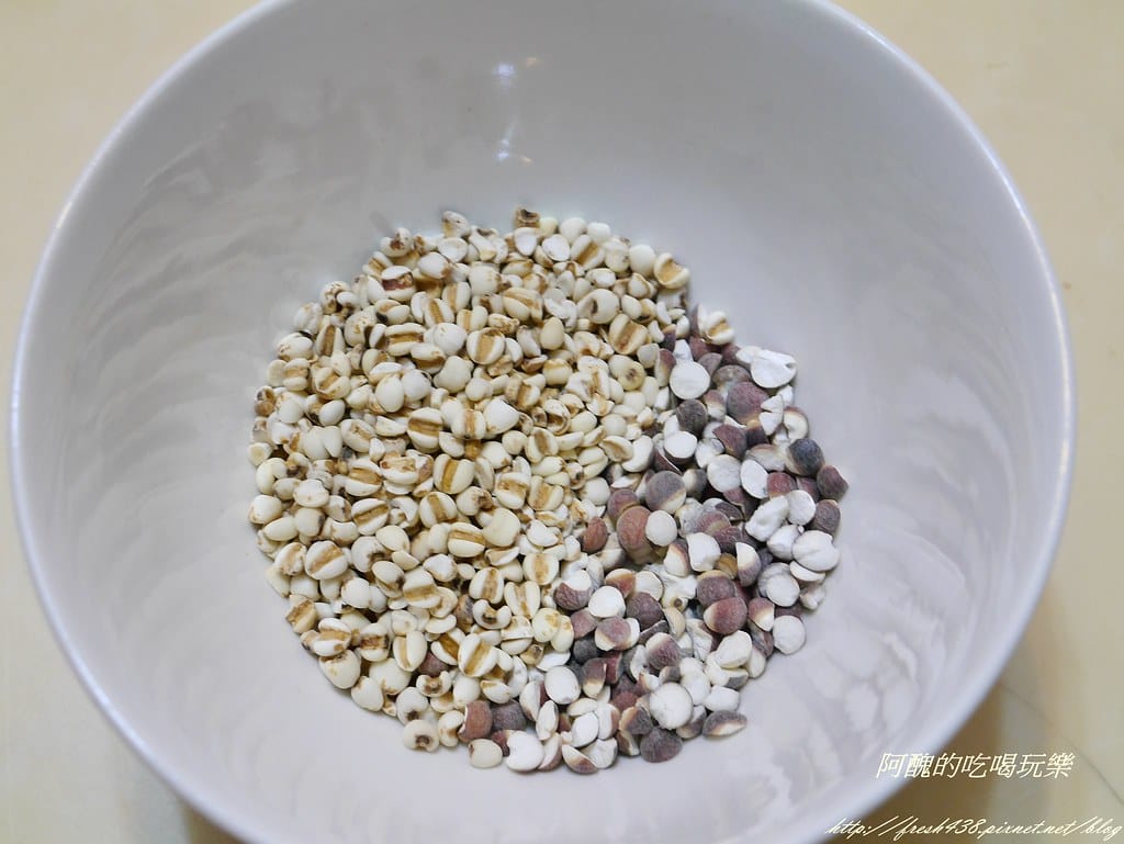 四神雞湯,非中藥,用天然食材熬煮,幫助身體除濕,止咳健胃的好湯品。 - 第2張圖 P2410006