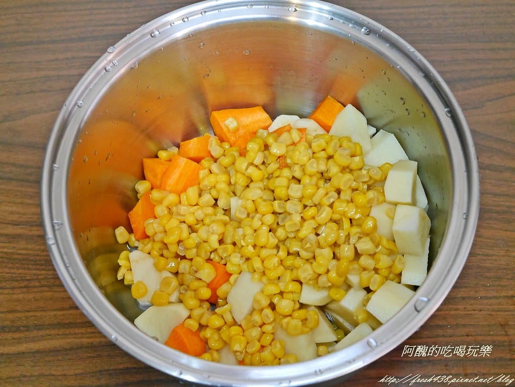 【電鍋料理】玉米濃湯動物義大利麵,無蛋、無奶、不加麵粉與奶油,健康清爽無負擔。 - 第3張圖 P2410145