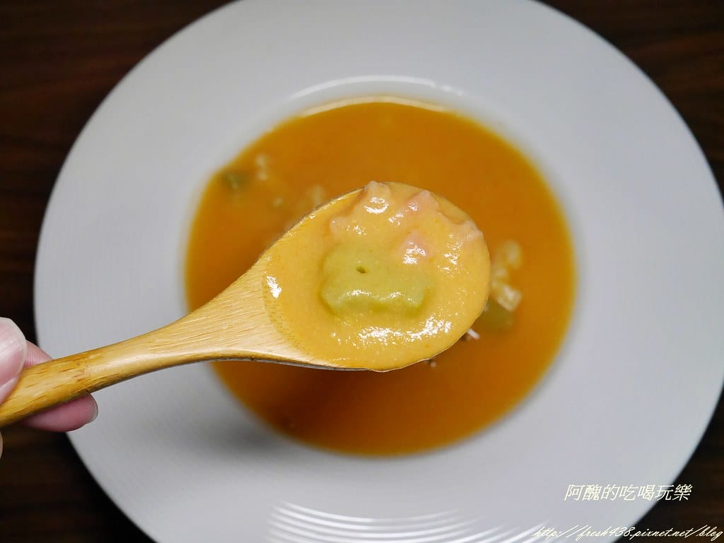 【電鍋料理】玉米濃湯動物義大利麵,無蛋、無奶、不加麵粉與奶油,健康清爽無負擔。 - 第14張圖 P2410173