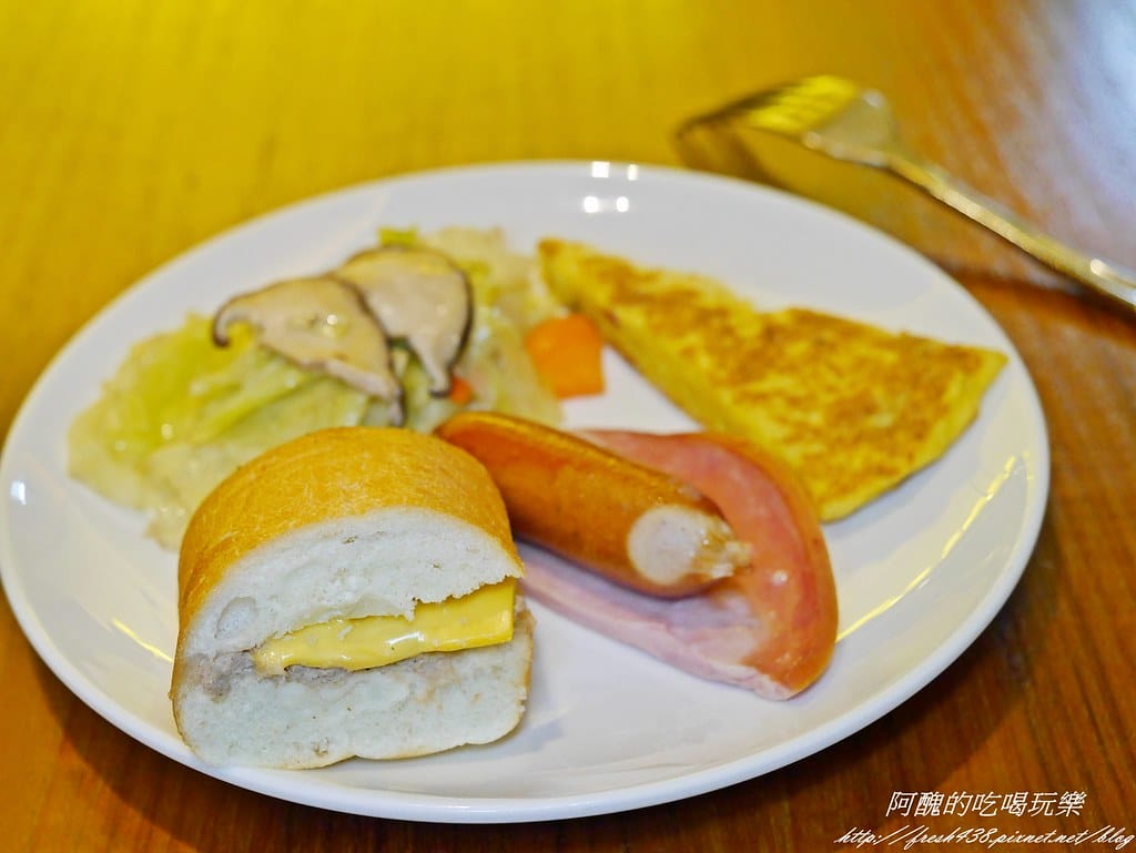 【台北住宿】宜家商旅,房間超大、溫馨舒適,早餐多元又豐盛,完全顛覆商旅小而窄的印象。 - 第80張圖 P2410702
