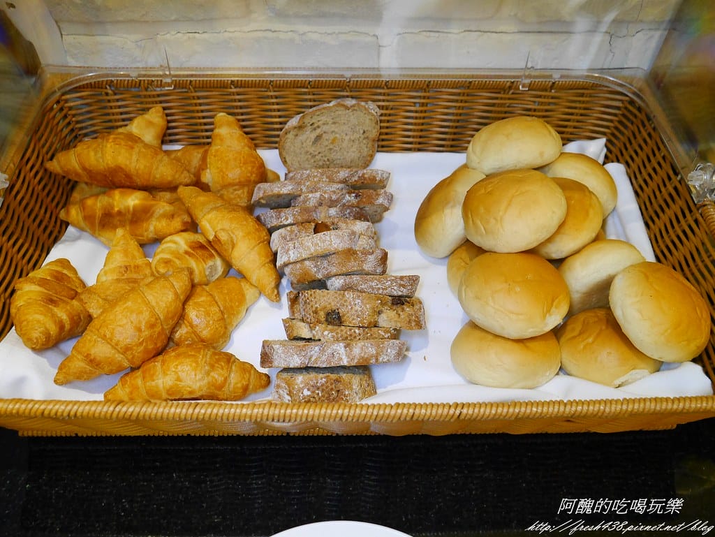 【台北住宿】宜家商旅,房間超大、溫馨舒適,早餐多元又豐盛,完全顛覆商旅小而窄的印象。 - 第67張圖 P2410675