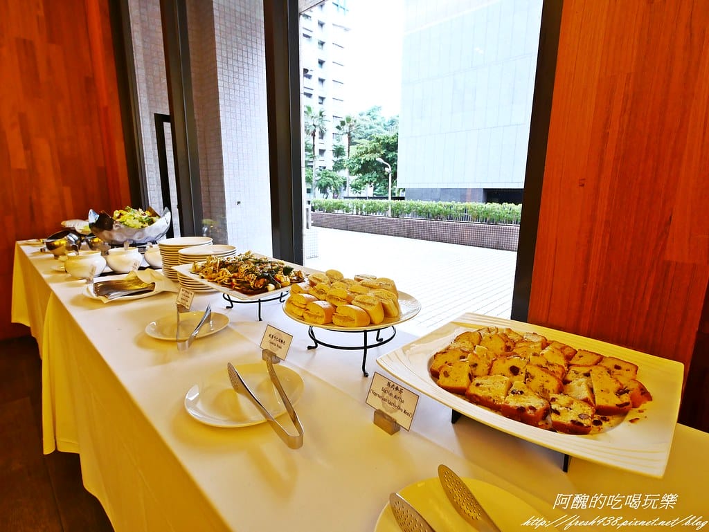 【台北住宿】宜家商旅,房間超大、溫馨舒適,早餐多元又豐盛,完全顛覆商旅小而窄的印象。 - 第68張圖 P1440580