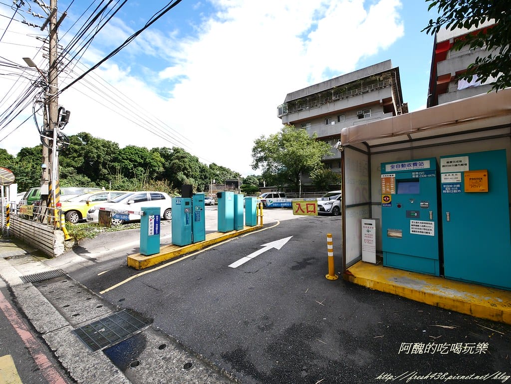 【新北特色公園】汐止白雲公園,以紙飛機為主題,三層9道溜滑梯、環形6人鞦韆與大沙坑,孩子的快樂天堂! - 第3張圖 P1450193