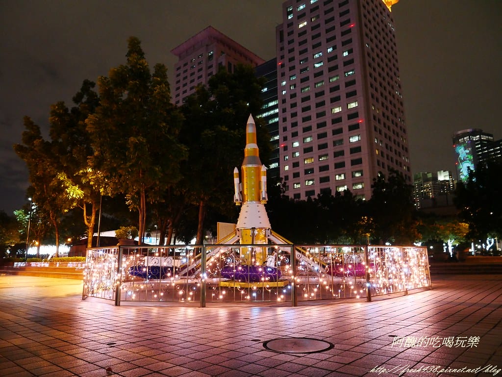 【新北市免費景點】2018新北市歡樂耶誕城,詳細活動、交通資訊、主燈介紹,玩樂全攻略! - 第42張圖 P1450465