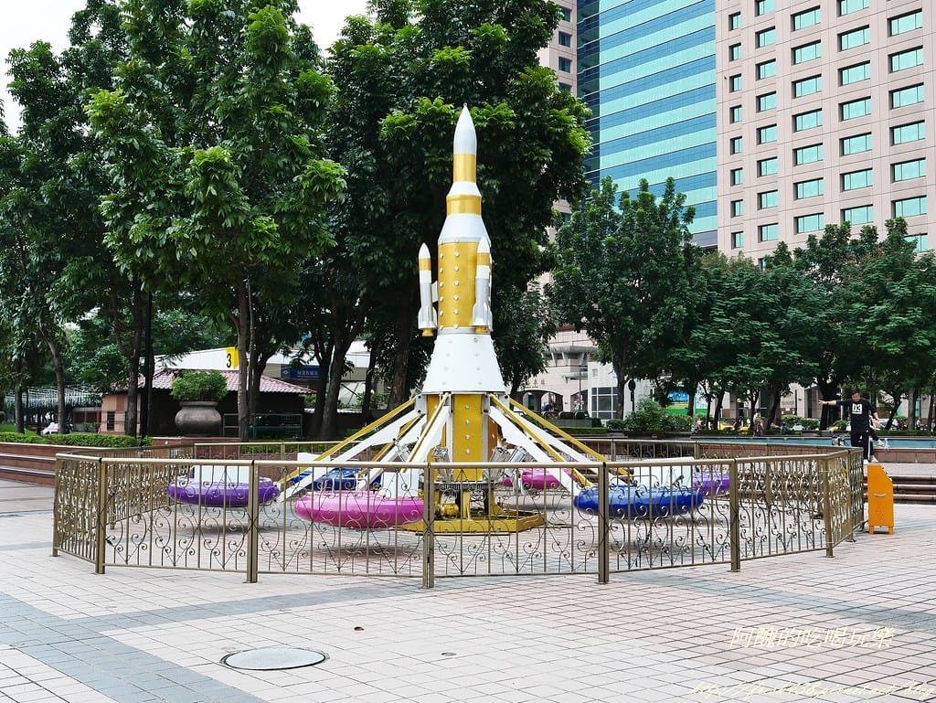 【新北市免費景點】2018新北市歡樂耶誕城,詳細活動、交通資訊、主燈介紹,玩樂全攻略! - 第40張圖 P1450392