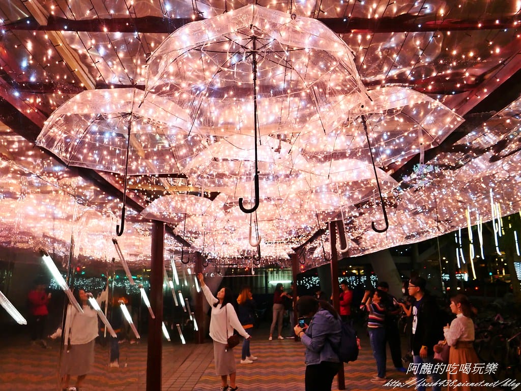 【新北市免費景點】2018新北市歡樂耶誕城,詳細活動、交通資訊、主燈介紹,玩樂全攻略! - 第61張圖 P1450487
