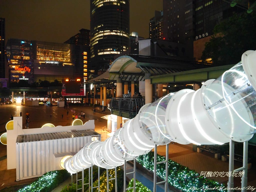 【新北市免費景點】2018新北市歡樂耶誕城,詳細活動、交通資訊、主燈介紹,玩樂全攻略! - 第21張圖 P2420922