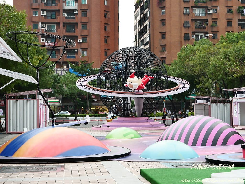 【新北市免費景點】2018新北市歡樂耶誕城,詳細活動、交通資訊、主燈介紹,玩樂全攻略! - 第27張圖 P1450387