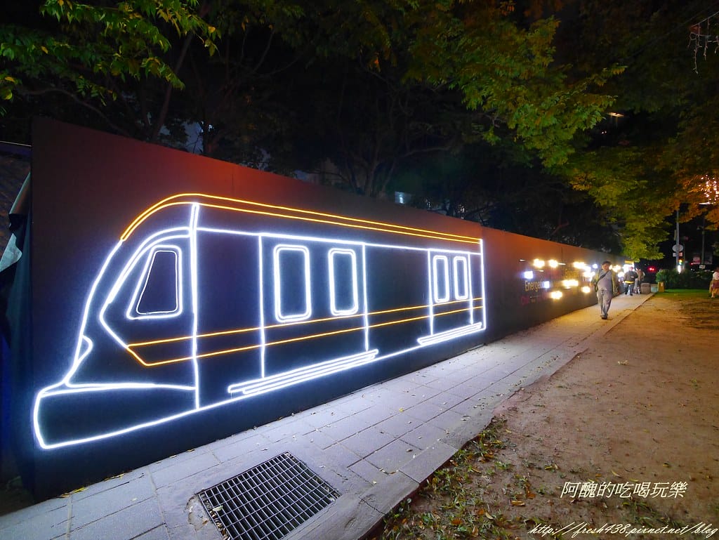 【新北市免費景點】2018新北市歡樂耶誕城,詳細活動、交通資訊、主燈介紹,玩樂全攻略! - 第63張圖 P2430080