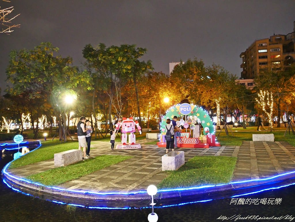 【新北市免費景點】2018新北市歡樂耶誕城,詳細活動、交通資訊、主燈介紹,玩樂全攻略! - 第54張圖 P1450295