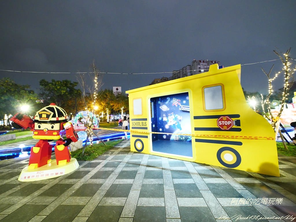 【新北市免費景點】2018新北市歡樂耶誕城,詳細活動、交通資訊、主燈介紹,玩樂全攻略! - 第52張圖 P1450288