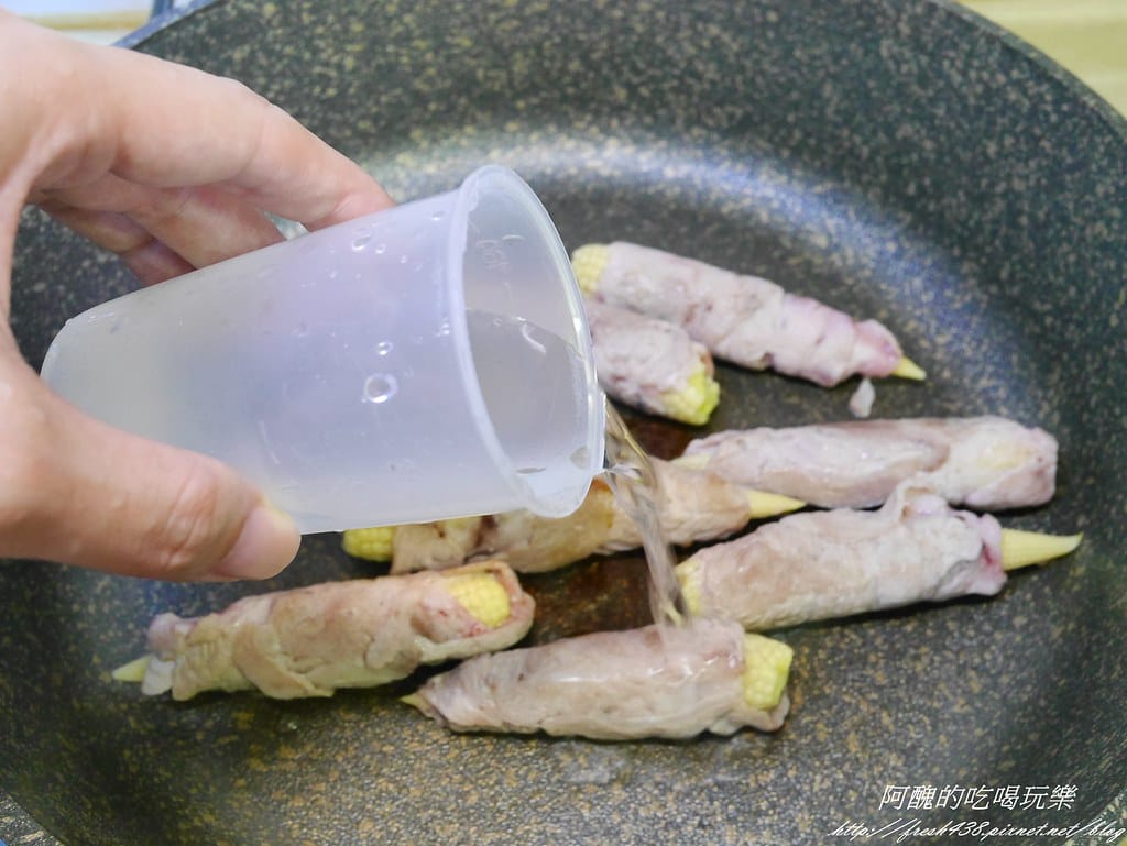 玉米筍肉捲,鹹鹹甜甜超好吃,新手必學、零失敗料理! - 第10張圖 P2430048