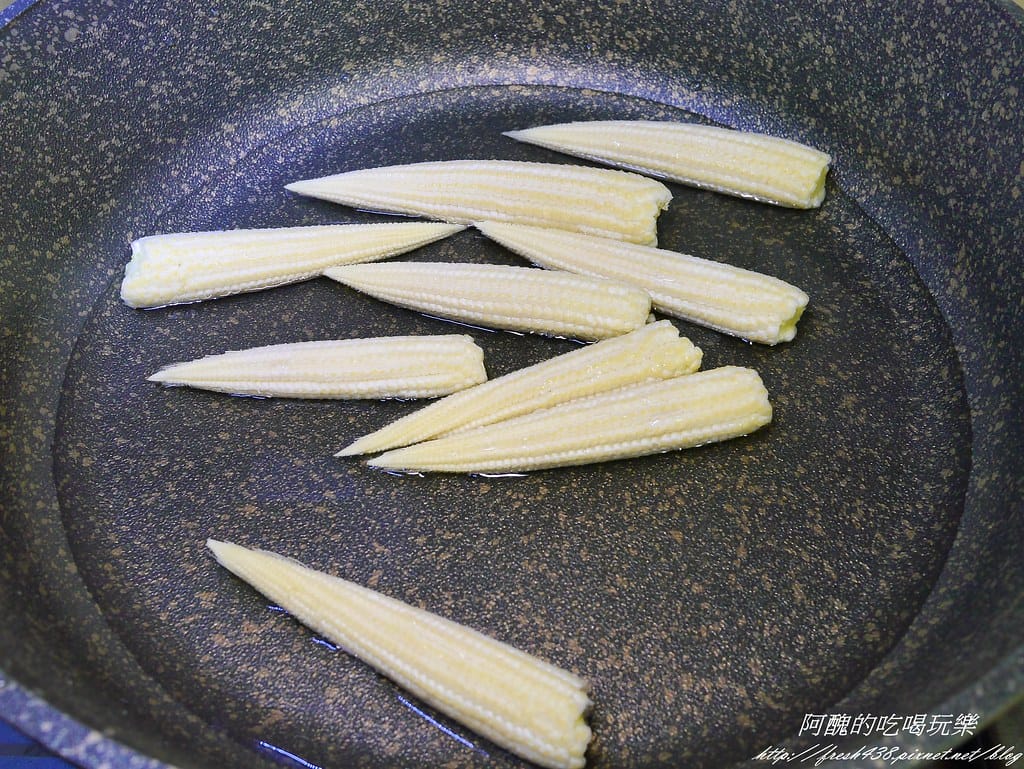 玉米筍肉捲,鹹鹹甜甜超好吃,新手必學、零失敗料理! - 第3張圖 P2430030