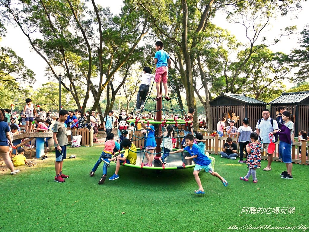 【新北特色公園】林口小熊公園/林口公鄰23公園,超可愛的小熊共融遊戲場,設備完善、林木成蔭,還可野餐哦! - 第33張圖 P1440344