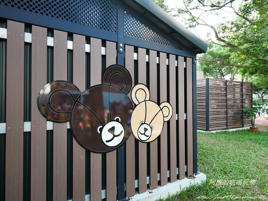 【新北特色公園】林口小熊公園/林口公鄰23公園,超可愛的小熊共融遊戲場,設備完善、林木成蔭,還可野餐哦! - 第45張圖 P1440366