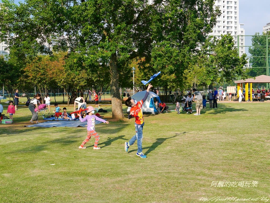 【新北特色公園】林口小熊公園/林口公鄰23公園,超可愛的小熊共融遊戲場,設備完善、林木成蔭,還可野餐哦! - 第51張圖 P2410429