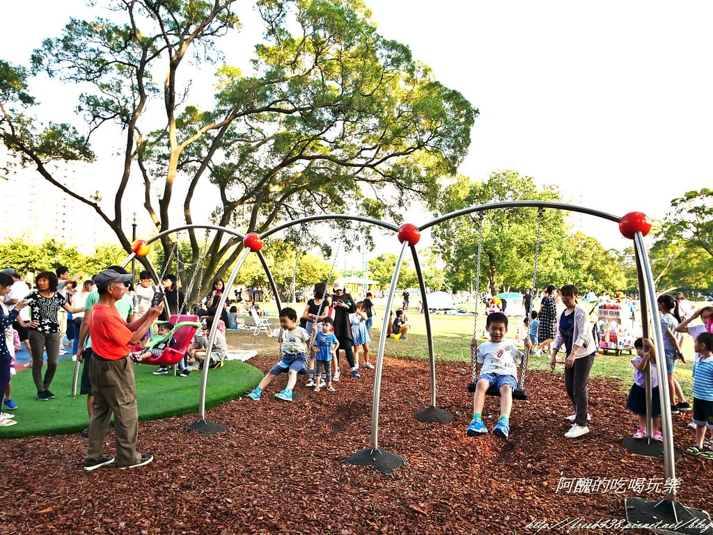 【新北特色公園】林口小熊公園/林口公鄰23公園,超可愛的小熊共融遊戲場,設備完善、林木成蔭,還可野餐哦! - 第38張圖 P1440350