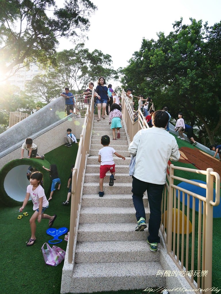 【新北特色公園】林口小熊公園/林口公鄰23公園,超可愛的小熊共融遊戲場,設備完善、林木成蔭,還可野餐哦! - 第12張圖 P1440359