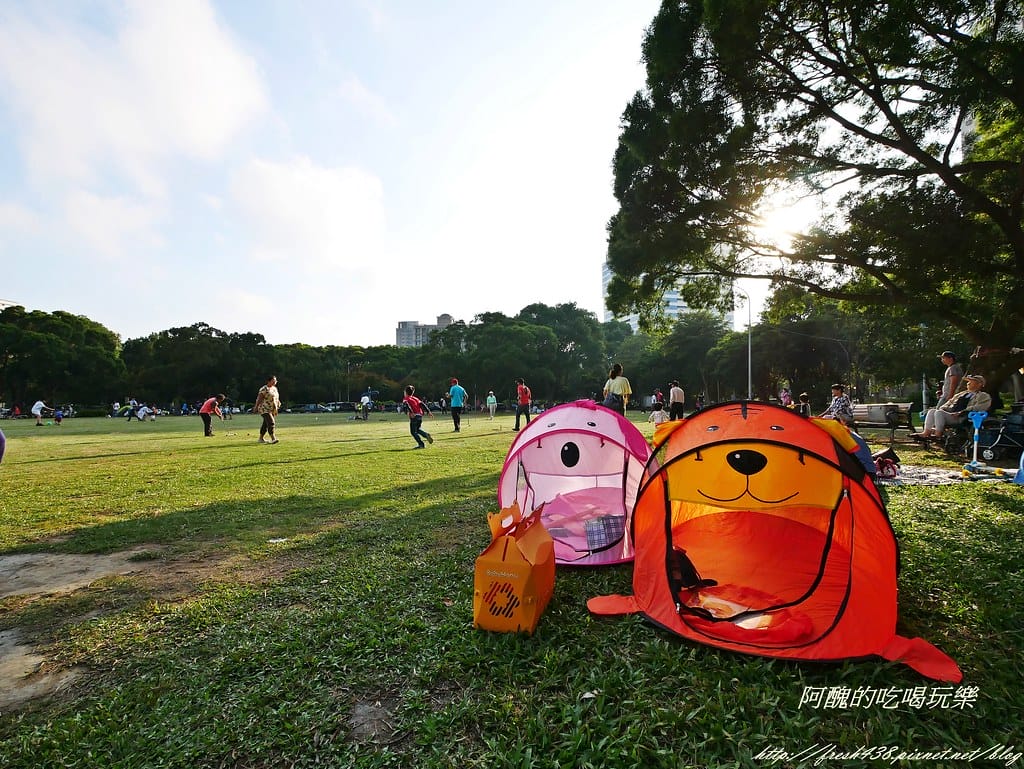 【新北特色公園】林口小熊公園/林口公鄰23公園,超可愛的小熊共融遊戲場,設備完善、林木成蔭,還可野餐哦! - 第49張圖 P1440368