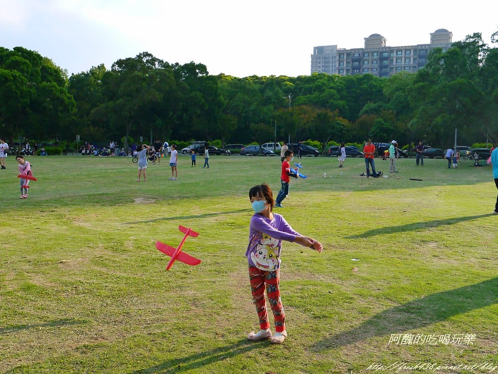 【新北特色公園】林口小熊公園/林口公鄰23公園,超可愛的小熊共融遊戲場,設備完善、林木成蔭,還可野餐哦! - 第52張圖 P2410464