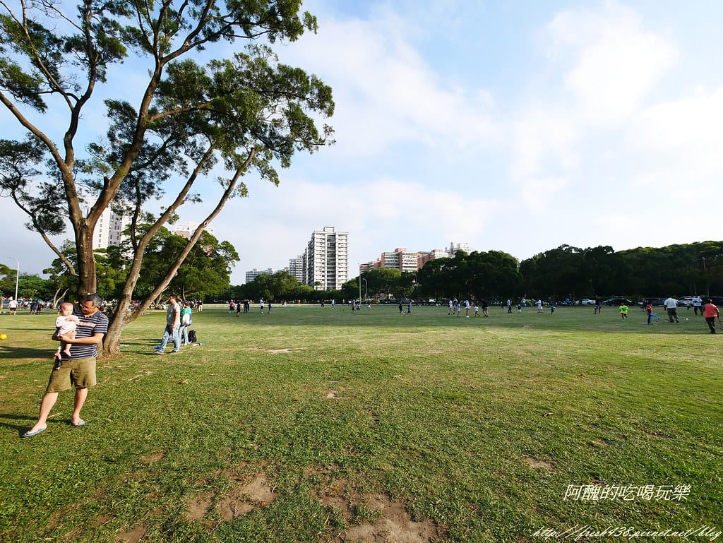 【新北特色公園】林口小熊公園/林口公鄰23公園,超可愛的小熊共融遊戲場,設備完善、林木成蔭,還可野餐哦! - 第46張圖 P1440369